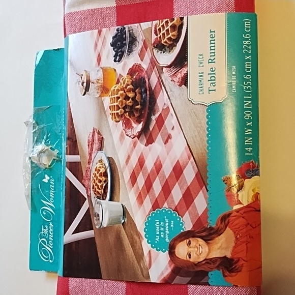 The Pioneer Woman Other - NWT Charming Check Table Runner